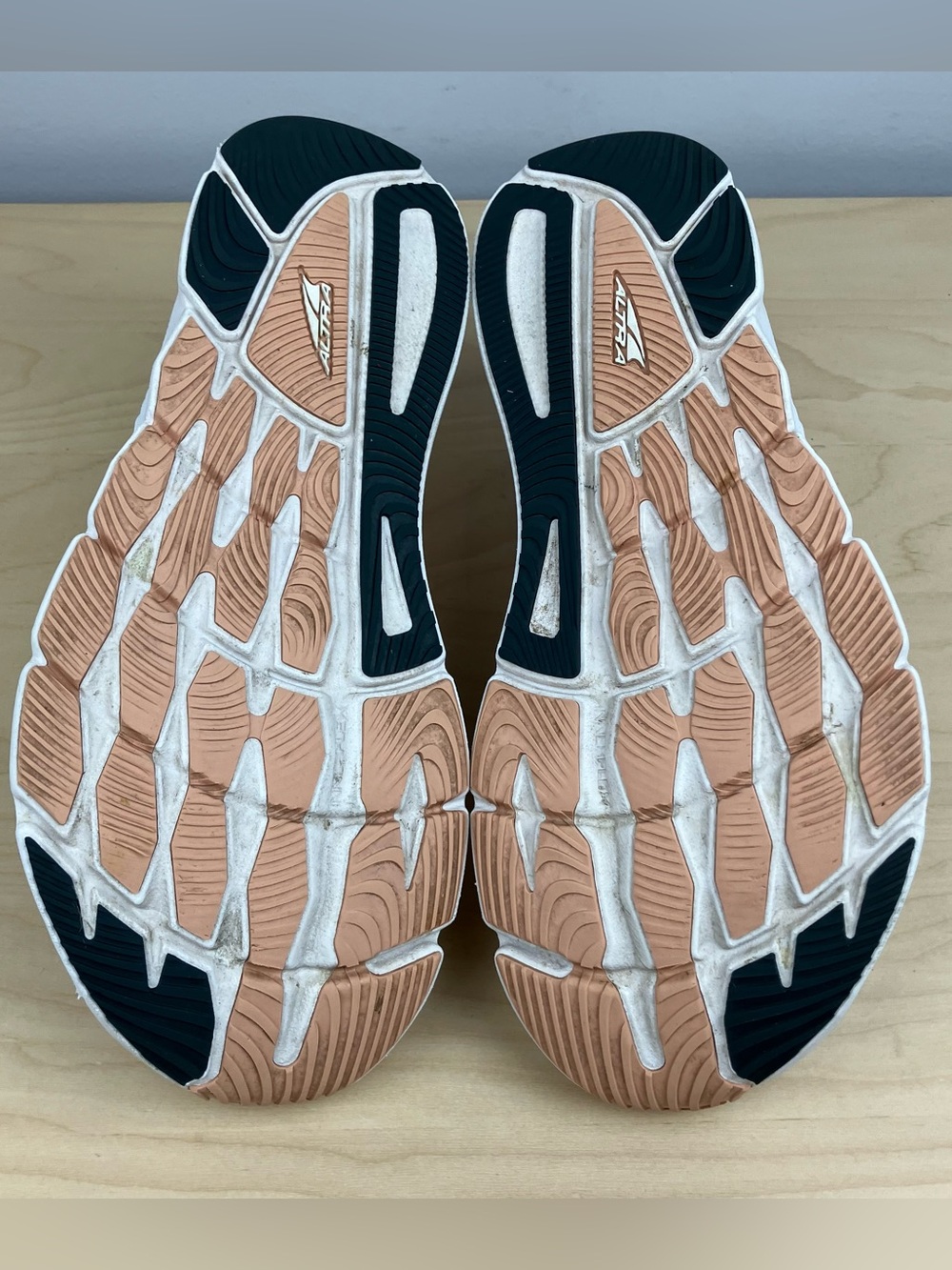 Altra Women’s Size 9.0 Torin 6 White & Pink Athletic Running Shoes - Picture 10 of 12